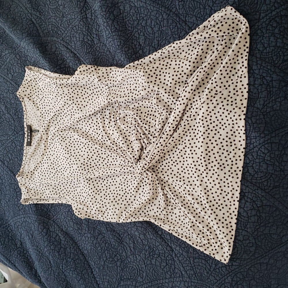 DKNY top